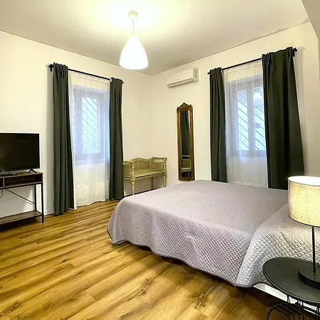 Apartment Maison Adelaide Rome