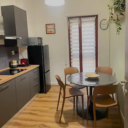 아파트 Maison Adelaide